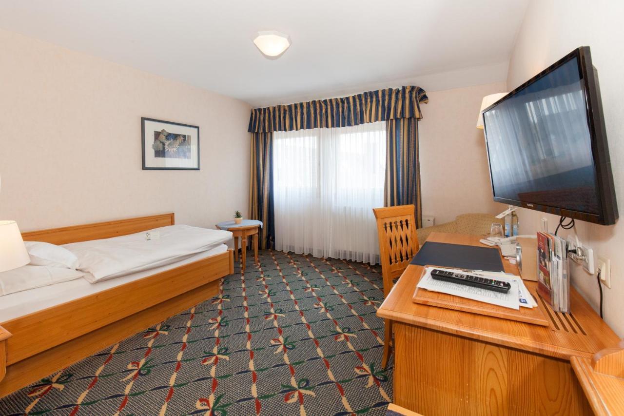 Landgasthof Hotel Hirsch Loßburg Eksteriør bilde
